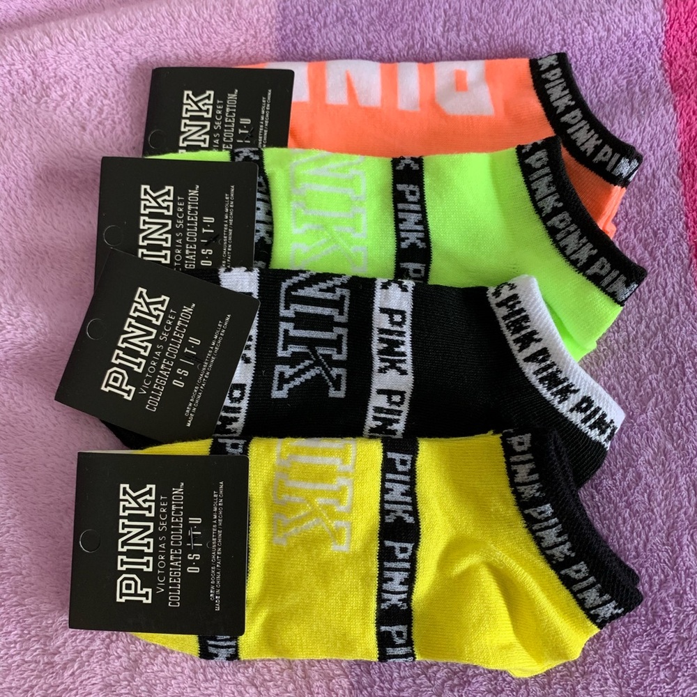 NWT PINK VICTORIA SECRET SOCKS